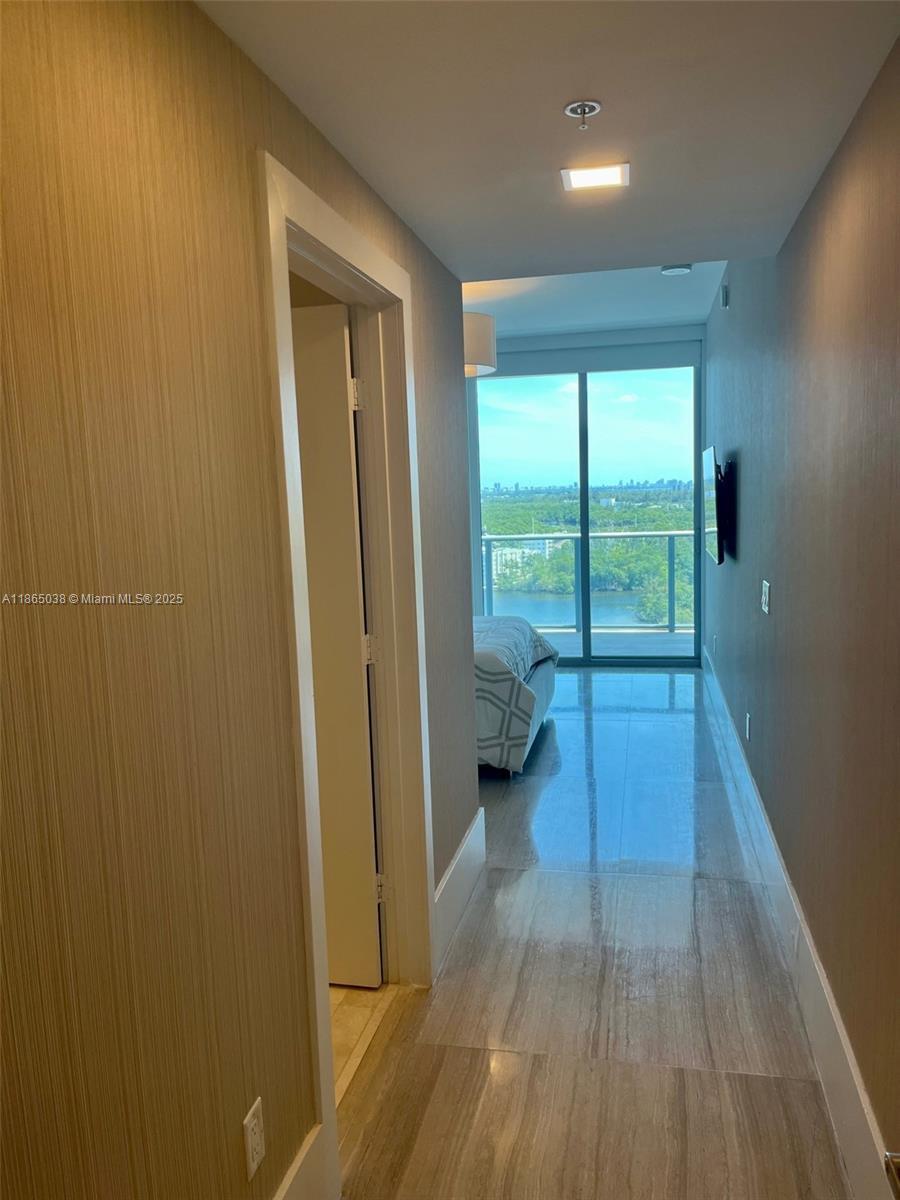 Building Photo - 17111 Biscayne Blvd