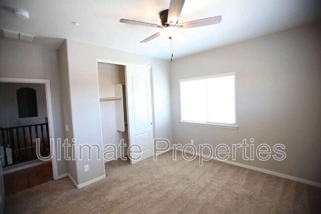 Building Photo - 14482 W La Reata Ave