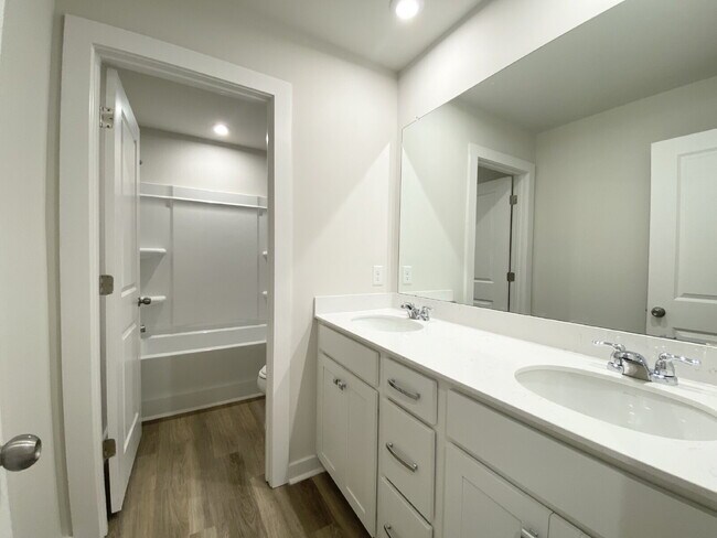 Building Photo - Brand New Single Family Home Just Minutes ...