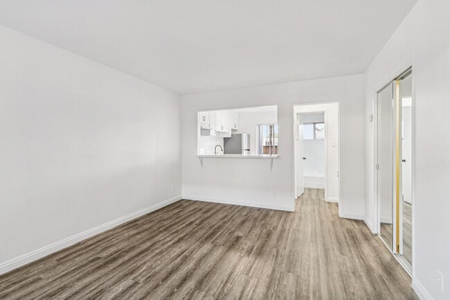 Floorplan - 15444-15454 Chatsworth St.