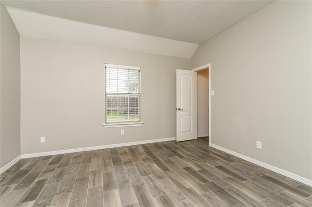Building Photo - 633 Fern Dr