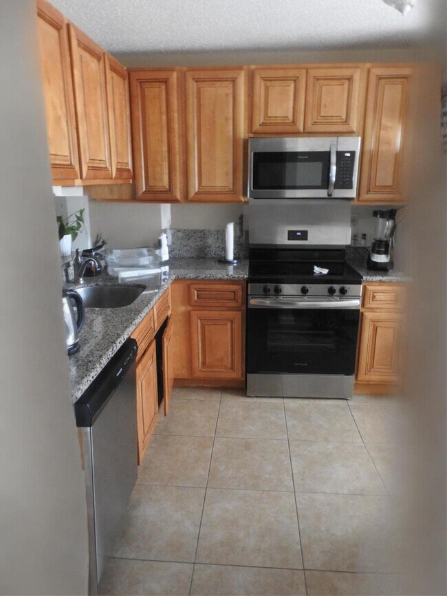 Building Photo - 134 Oakwood Dr