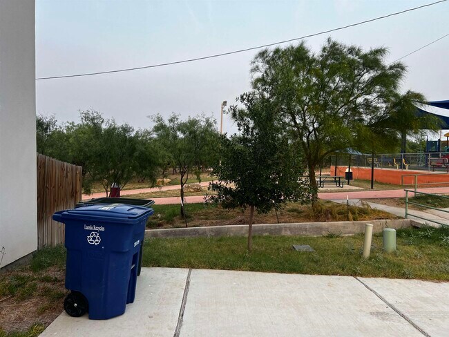Building Photo - 5626 Encanto Dr