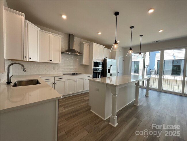 Building Photo - 15340 Ballancroft Pkwy