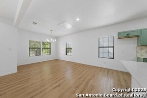Building Photo - 1407 W Mistletoe Ave