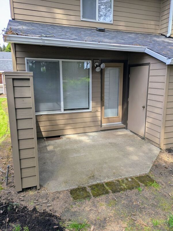 Building Photo - 17985 SW 115th Ave