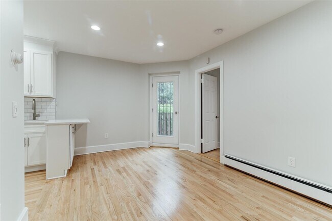Building Photo - 465 Jersey Ave