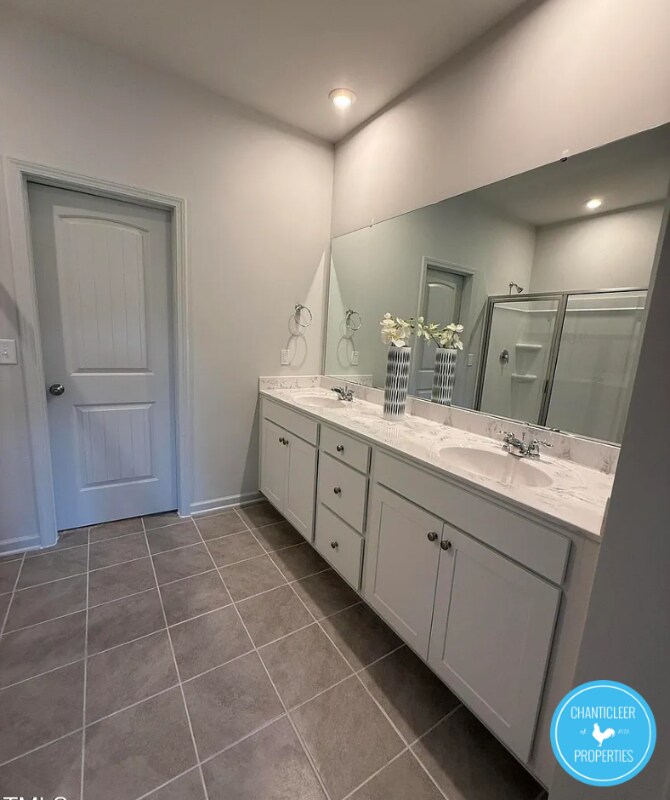 Building Photo - 6762 Hardwick Ln