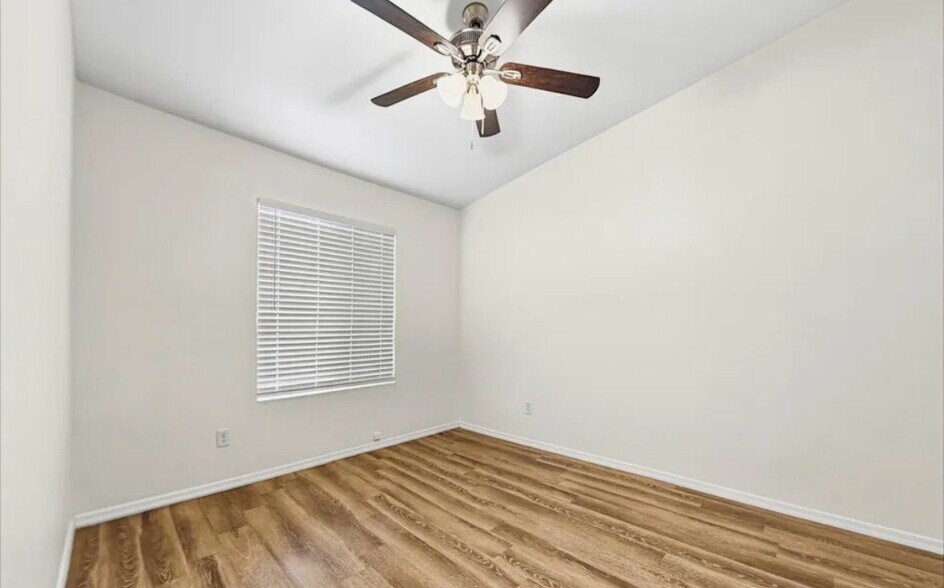 Building Photo - 1816 SW 37th Ave