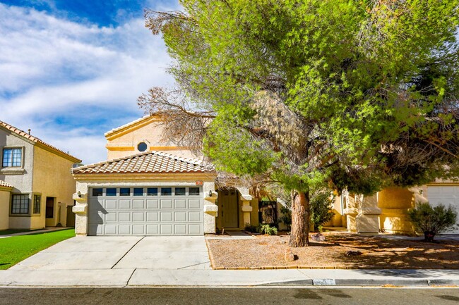 Primary Photo - 3 Bed, 2.5 Bath Henderson Beauty
