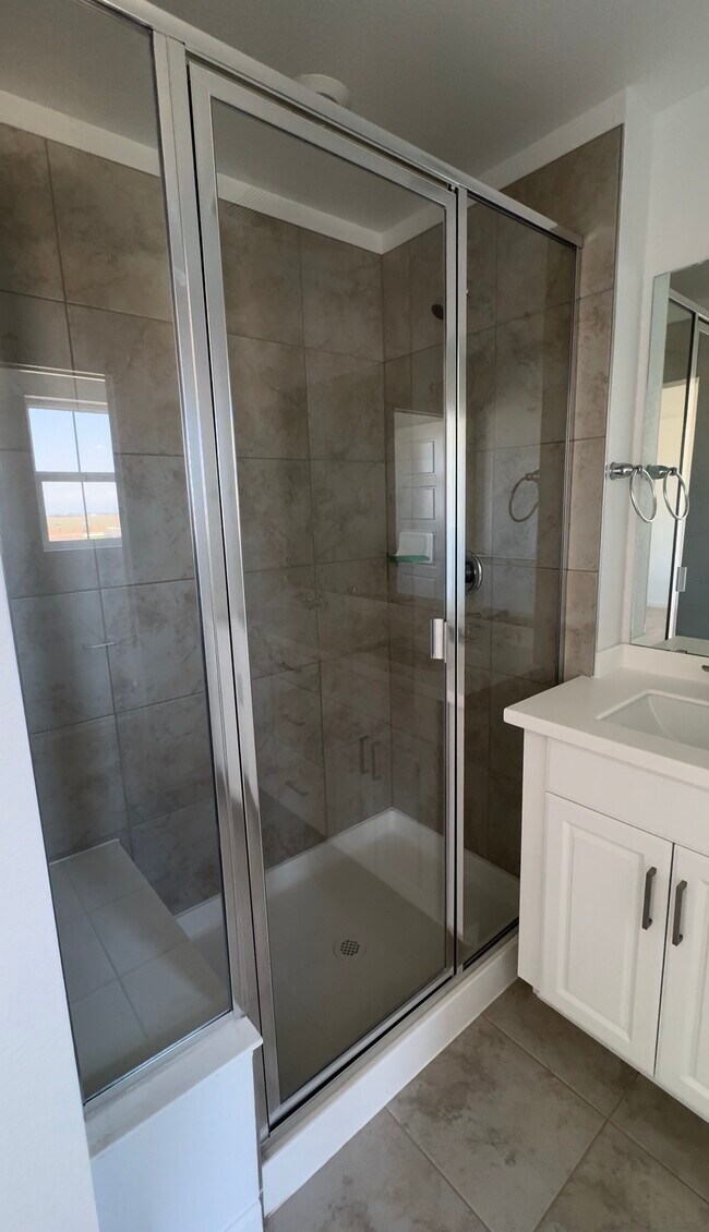 Building Photo - 3364 N Catawba Wy