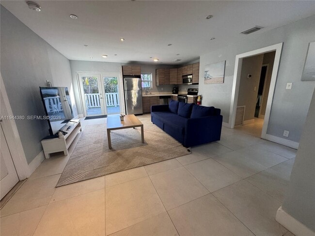 Building Photo - 825 N 26th Ave