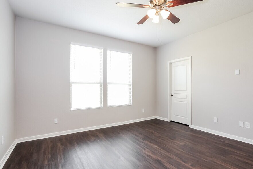 Building Photo - 6627 Dayridge Ln