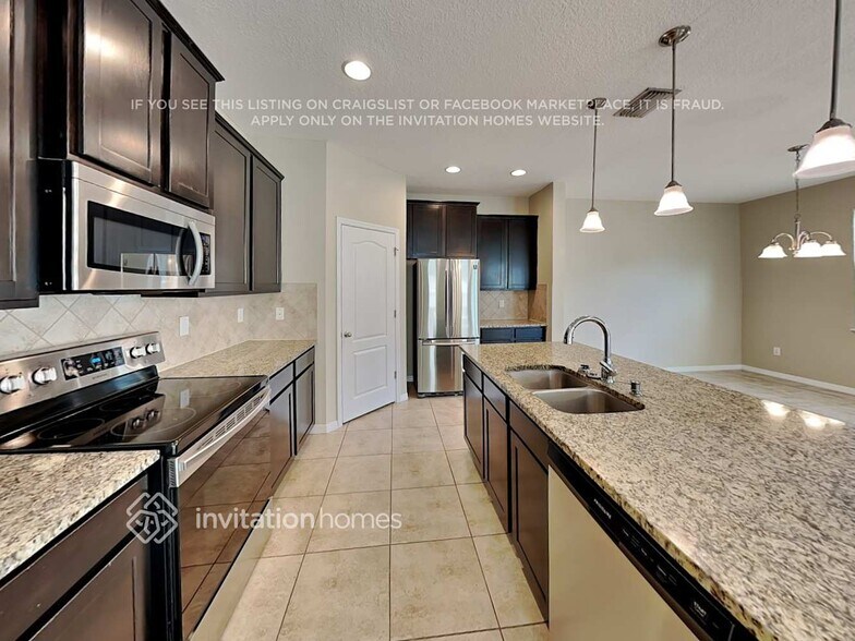 Building Photo - 11618 Warren Oaks Pl