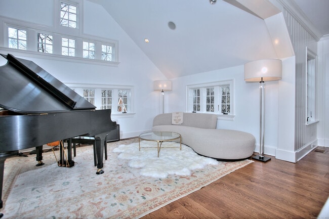 Building Photo - 15 Catamount Rd