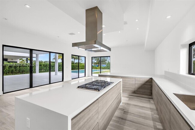 Building Photo - 16699 Botaniko Dr N