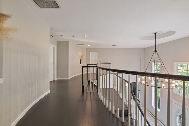 Building Photo - 321 Museum Village Rd