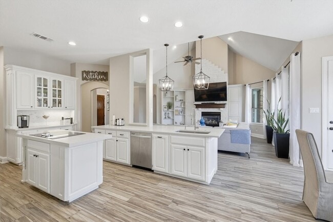 Building Photo - 7889 Steeplechase Cir