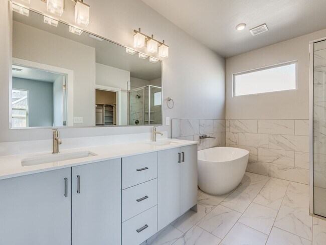 Building Photo - Beautiful New Construction Home in Edmond/...