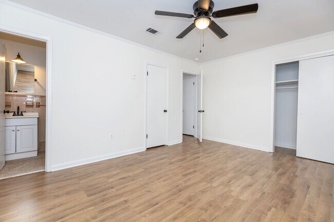 Building Photo - Home for Rent on the Bayou