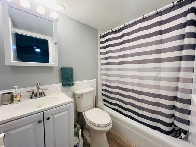 Building Photo - 3401 Spanish Trail