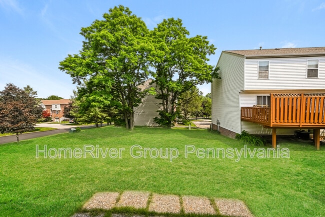 Building Photo - 331 Carters Grove Dr