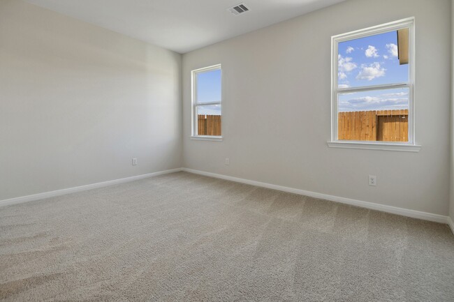 Building Photo - 15865 Berry Hl Dr