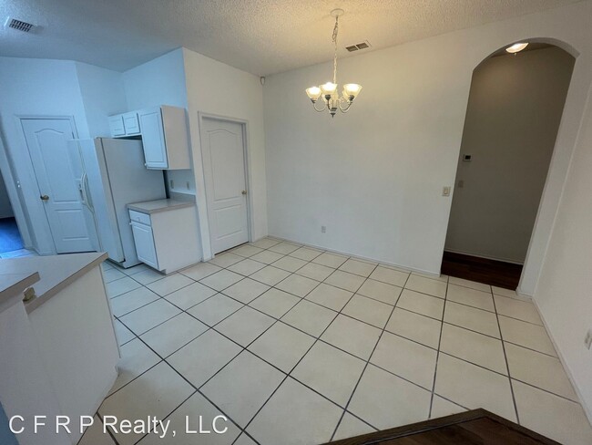 Building Photo - 4 br, 3 bath House - 13707 Sunshowers Circle