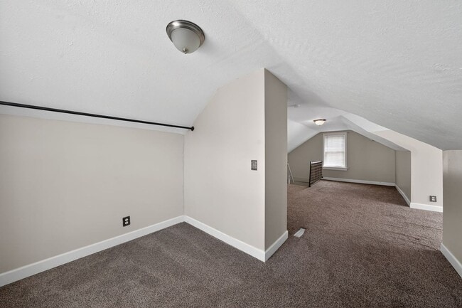 Building Photo - Updated Charming 2BR House in Plain Twp/Canton