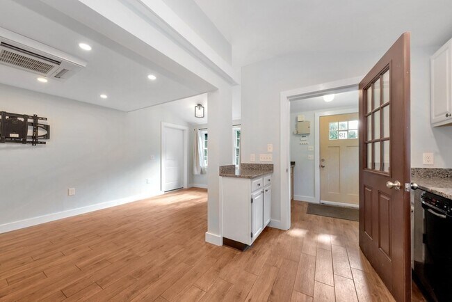 Building Photo - 19 Winthrop Ave