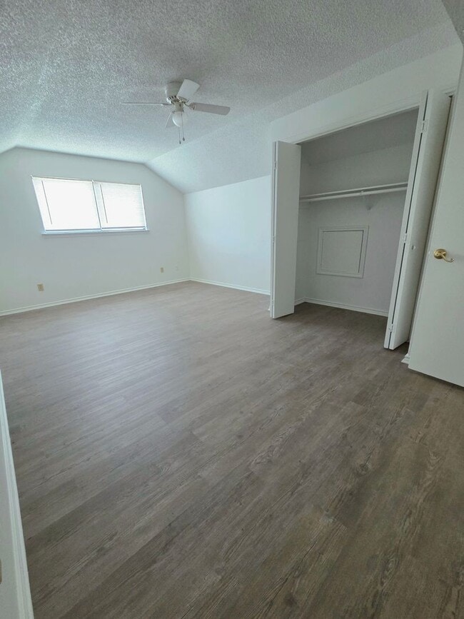 Building Photo - Beautiful 3-bedroom 2-bathroom house