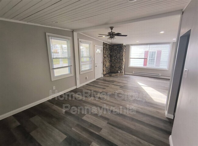 Building Photo - 1429 5th St