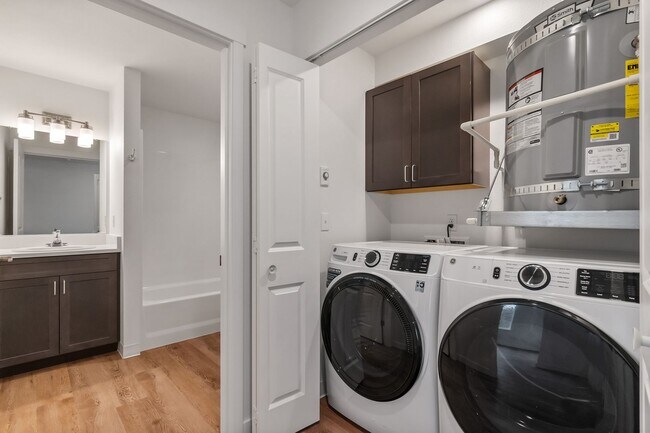 Building Photo - Your New Home Awaits: Enjoy 2 Weeks Free Rent on Select Units!