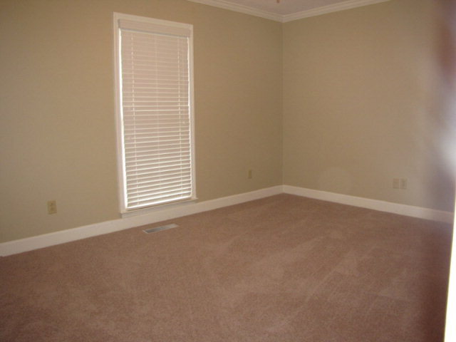 Building Photo - 2515 Pheasant Dr