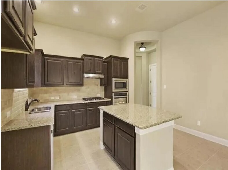 Building Photo - 10632 Helen Dr