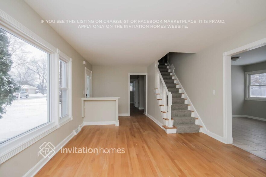 Building Photo - 4N157 7th Ave