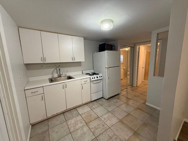 Building Photo - 1233 Virginia Dr