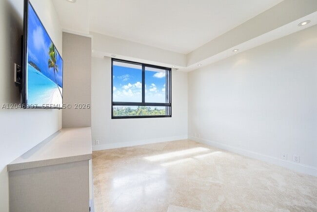 Building Photo - 151 Crandon Blvd