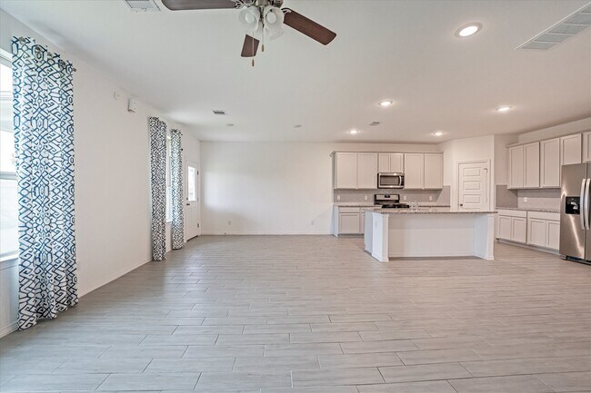 Building Photo - 5806 Aurora Grns Ln