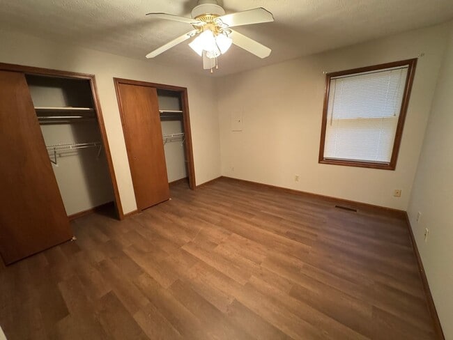 Building Photo - 2 bedroom 1 bath duplex in Lone Oak