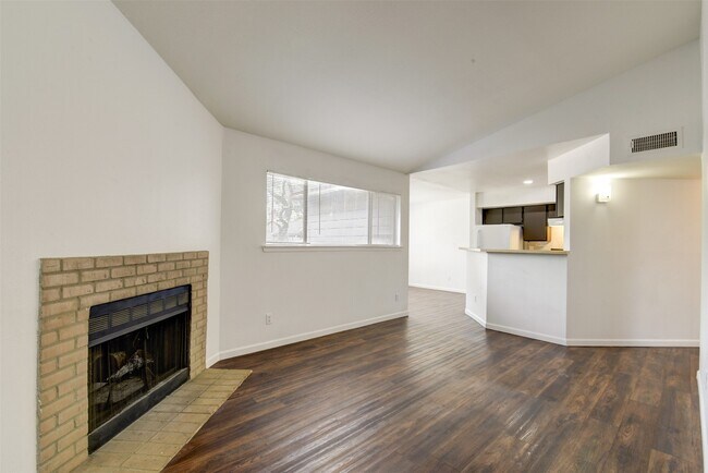 Primary Photo - 7200 W T C Jester Blvd