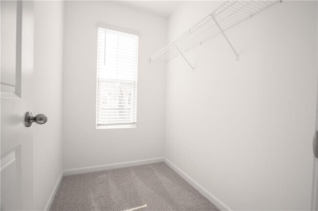 Building Photo - 5935 Osgood Pl