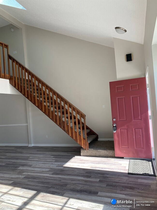 Building Photo - 3 br, 1 bath Townhome - 1426 Dighton Ct