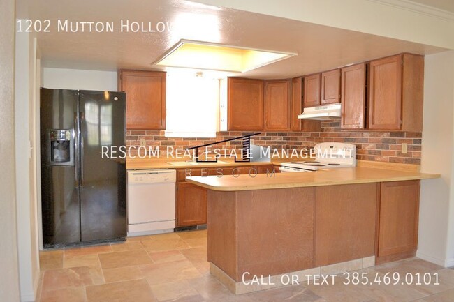 Building Photo - East Kaysville 4 Bedroom House!