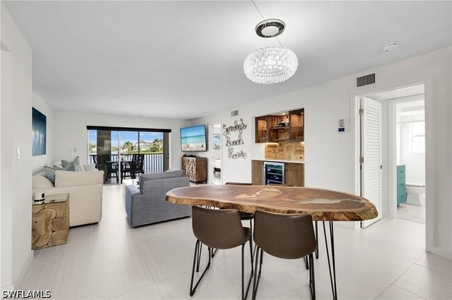 Building Photo - 9486 Gulf Shore Dr