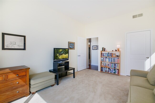 Building Photo - 4057 1st Ave