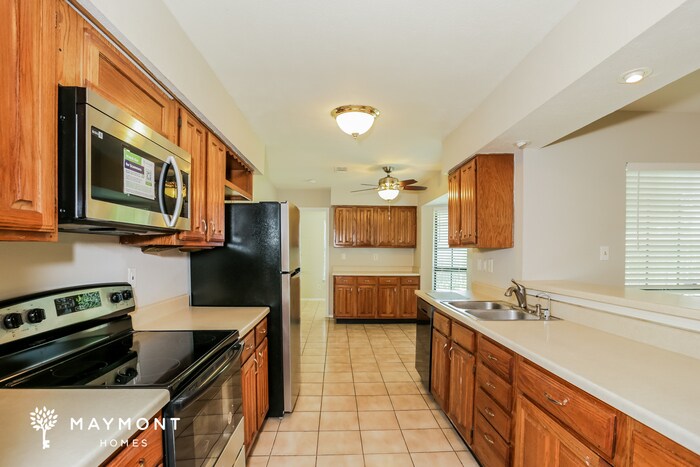 Building Photo - 510 Redwood Dr