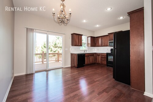 Building Photo - 2-bed, 2.5-bath 2-story Townhouse w/Finish...