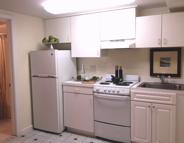 Building Photo - 1223 Beacon St