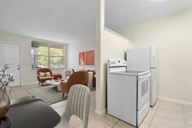 Building Photo - 1715 N 16th Ave